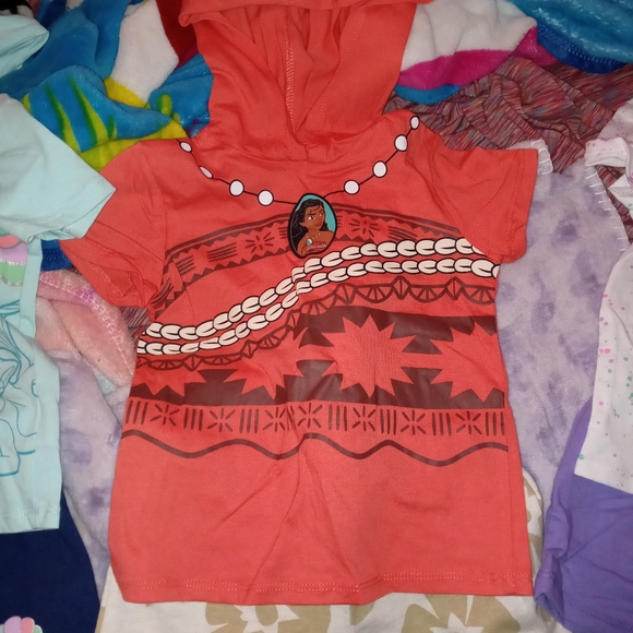 Clothes - Picture 5 of 13